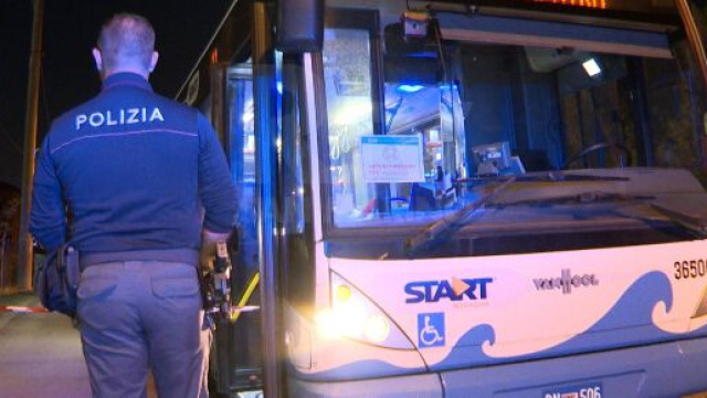 Rimini: 26enne accoltella un bambino di 6 anni recidendogli la carotide.