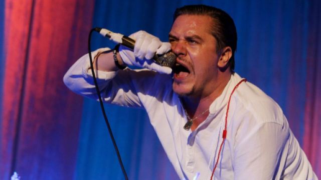 Mike Patton ha dichiarato di avere problemi di salute. Faith No More annullano il tour