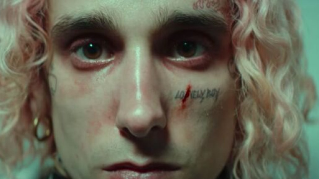 Andrea Carpenzano interpreta il trapper 'Nic' nel film 'Lovely Boy'