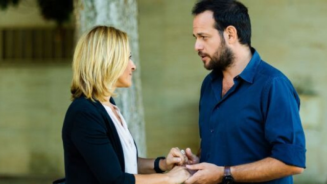 Un Posto al sole, spoiler al 24 settembre: Silvia e Giancarlo si frequentano di nascosto, Serena delusa dal comportamento di Filippo