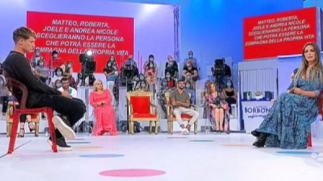 Uomini e donne, Andrea Nicole preoccupa i fan