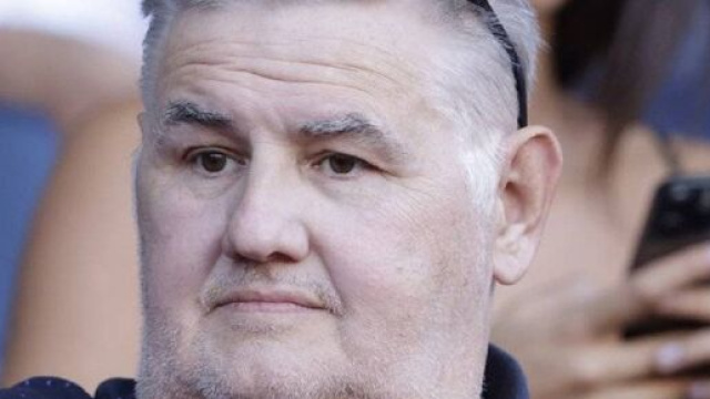 Pierre M&eacute;n&egrave;s d&eacute;zingue Amazon (capture YouTube)