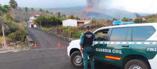 Los servicios de emergencia recomiendan evitar circular por zonas cercanas al volc&aacute;n de La Palma. (Twitter, guardiacivil)
