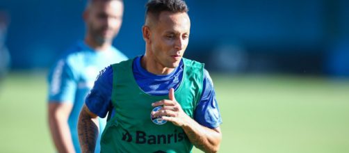Rafinha tem futuro indefinido no Gr&ecirc;mio (Lucas Uebel/Gr&ecirc;mio)
