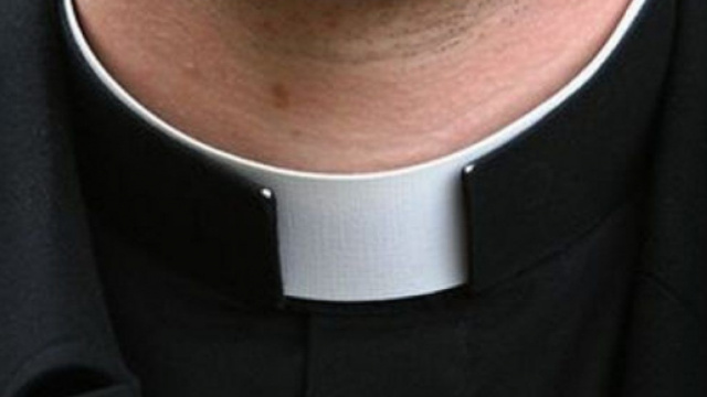 Don Francesco, il sacerdote arrestato a Prato: 'Restituir&ograve; i soldi ai fedeli'.