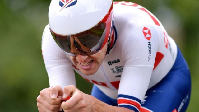 Mondiali ciclismo, polemica su alcuni corridori della Gran Bretagna: avrebbero inserito radio nella tuta per un vantaggio aerodinamico.