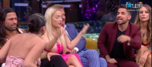 En el plat&oacute; de 'Secret Story' la madre de Sandra ha acusado a Fringeti de mentiroso por decir cosas que desconoce (Twitter @SecretStoyry_es)