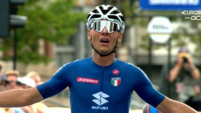 Filippo Baroncini vince l'oro ai Mondiali di ciclismo under 23.