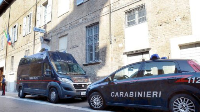 Piacenza, 22enne ruba la bici di un carabiniere posteggiata di fronte alla caserma.