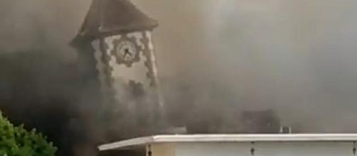 El campanario de Todoque se derrumba (RRSS)