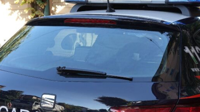 Bologna, denunciato ciclista ubriaco: nella borraccia vino rosso invece che acqua.