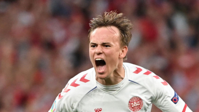 Mikkel Damsgaard sarebbe nel mirino del Milan.