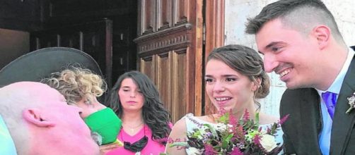 Pedro llegando a la boda de su hija (@AmbDeseo)
