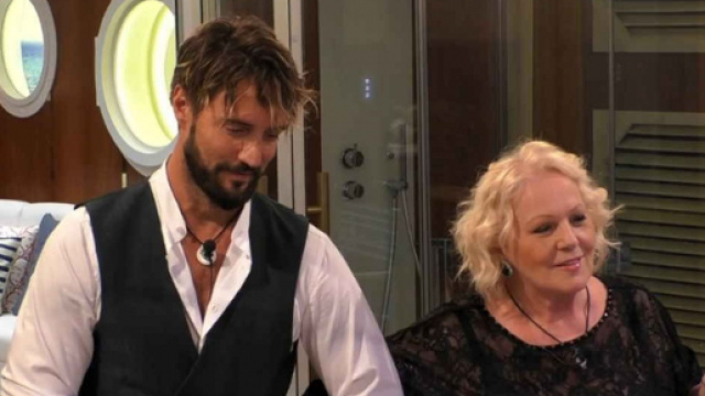 GF Vip, Katia ironizza sulle doti intime di Belli: 'Una roba piccola, che delusione'.