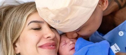 Nasce a primeira filha de L&eacute;o Santana e Lorena Improta (Reprodu&ccedil;&atilde;o/Instagram/@loreimprota)