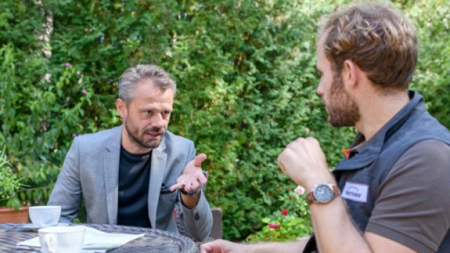 Tempesta d'amore, spoiler 11-17 ottobre: Florian apprende che il fratello ricatta Maja.