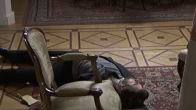 Una vita, spoiler Spagna: Velasco muore per mano della domestica Alonso.