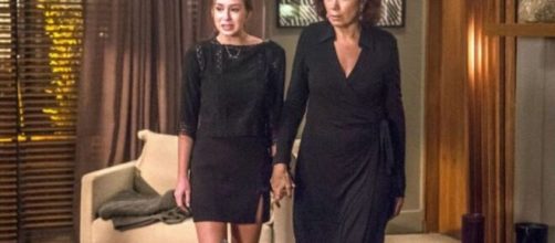 Isis e Marta em 'Imp&eacute;rio'. (Reprodu&ccedil;&atilde;o/TV Globo)