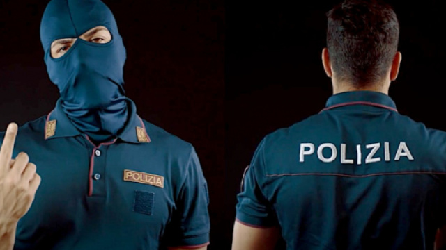 Dal video del brano "Chi &egrave; lo sbirro?" di "Uno sbirro qualunque".