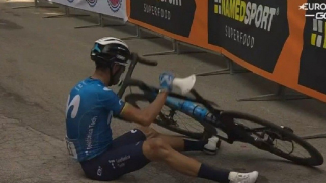 La caduta di Alejandro Valverde al Giro di Sicilia.