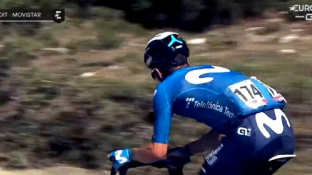 Miguel Angel Lopez attardato alla Vuelta Espana