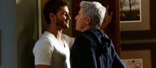 Leonardo e Cl&aacute;udio em 'Imp&eacute;rio' (Reprodu&ccedil;&atilde;o/TV Globo)