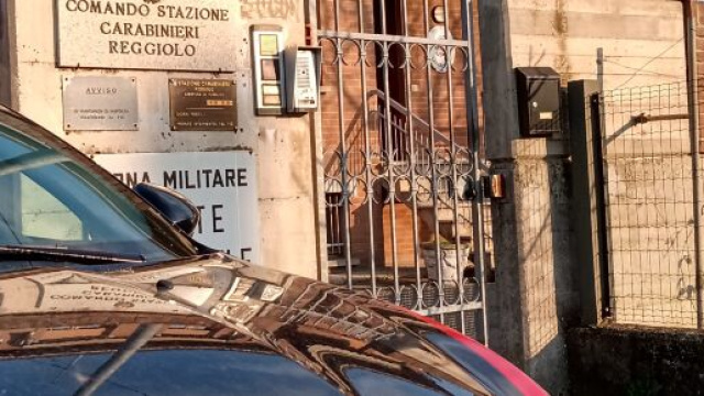 Carpi: ex calciatore 30enne trovato morto in giardino: forse &egrave; precipitato dal balcone.
