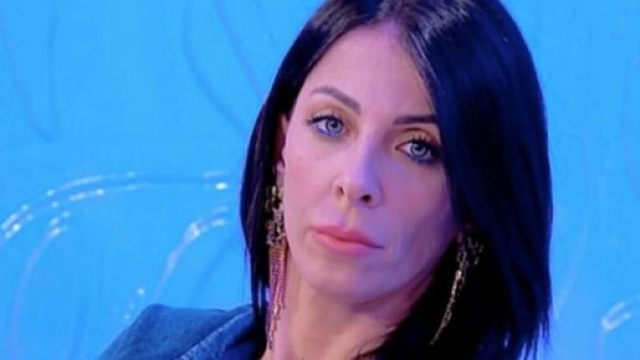 Uomini e Donne, Valentina Autiero contro Luca e Elisabetta: 'Facevano finta di litigare'.