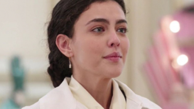 Il Paradiso delle Signore anticipazioni 11 gennaio: Maria cuce il suo abito da sposa.