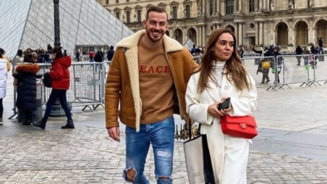 Julien Bert et Hilona : une relation plus qu&rsquo;amicale, Aqababe la qualifie de &lsquo;d&eacute;plorable&rsquo; - Source : StarMag