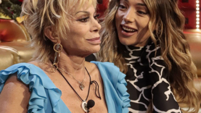 GfVip, Carmen Russo: "Avrei preferito non abbracciare Nathaly Caldonazzo".