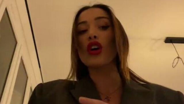 Les Princes de l'Amour 9 : Isabeau raconte la sc&egrave;ne coup&eacute;e au montage et explique sa rupture avec Illan dans un live Twitch.