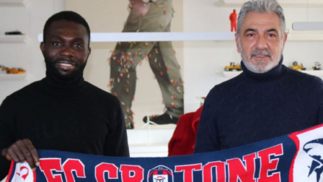 Mercato Crotone: sfuma Bortolussi ma gli squali ufficializzano Awua.