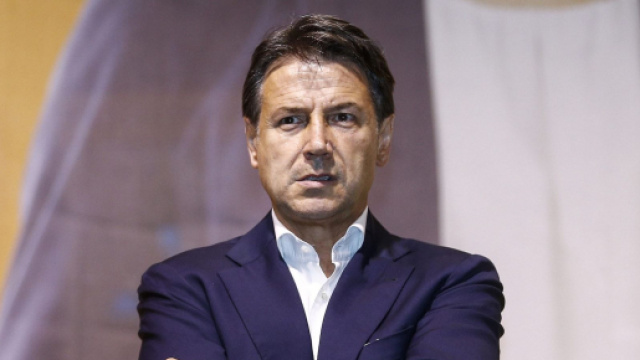 Niente tamponi covid nelle parafarmacie, dura la reazione di Giuseppe Conte.