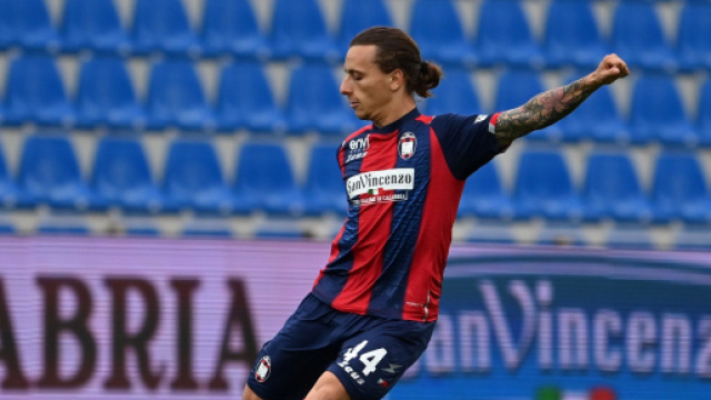 Crotone, Petriccione verso il Benevento