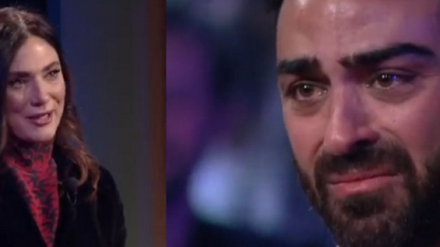 Gianmaria Antinolfi non ha trattenuto le lacrime durante l'incontro con la madre, Esmeralda Vetromile, al GF Vip.ralda