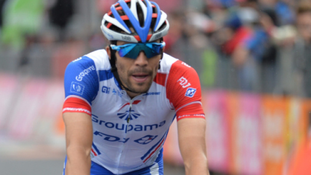 Ciclismo, Thibaut Pinot: 'Sono curvo e sempre pi&ugrave; gobbo, &egrave; il corpo a decidere'.