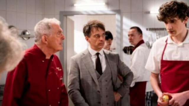 Tempesta d'amore, spoiler tedeschi: Robert licenzier&agrave; Benni dal ruolo di aiuto cuoco.