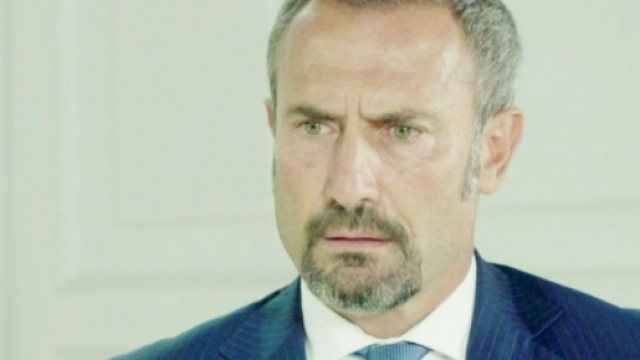 Upas, spoiler 24-28 gennaio: Marina spaventata da Fabrizio, Clara sotto pressione.