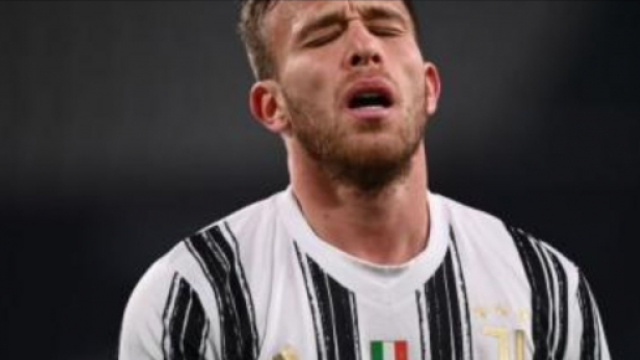 Juventus, si valutano tre operazioni di mercato.