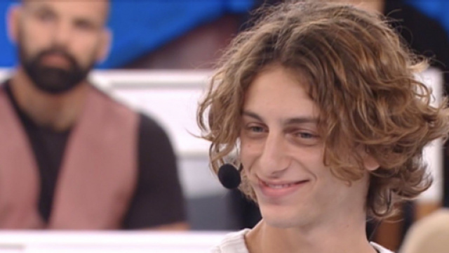 Amici, Albe ultimo nella classifica dei compagni: 'Non me l'aspettavo, mi da fastidio.'