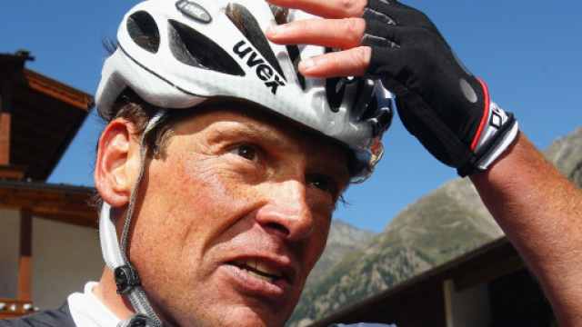 Ciclismo, Ullrich smentisce problemi di alcool: 'Rischiato di morire per una trombosi'.