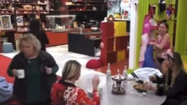GF Vip, Katia sbotta contro Manila.