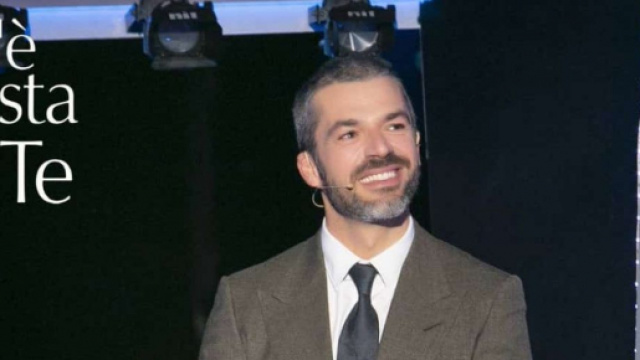 Luca Argentero ospite a C'&egrave; Posta per Te sabato 22 gennaio.