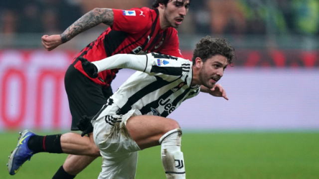Tonali e Locatelli in un contrasto in Milan-Juve.