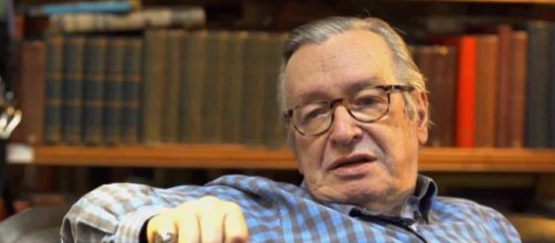 Escritor Olavo de Carvalho pregava &oacute;dio &agrave; esquerda e diversas teorias conspirat&oacute;rias (Reprodu&ccedil;&atilde;o/TV Globo)