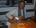 Ronn Moss: il Ridge di Beautiful sorpreso a cantare Battisti ai Castelli Romani