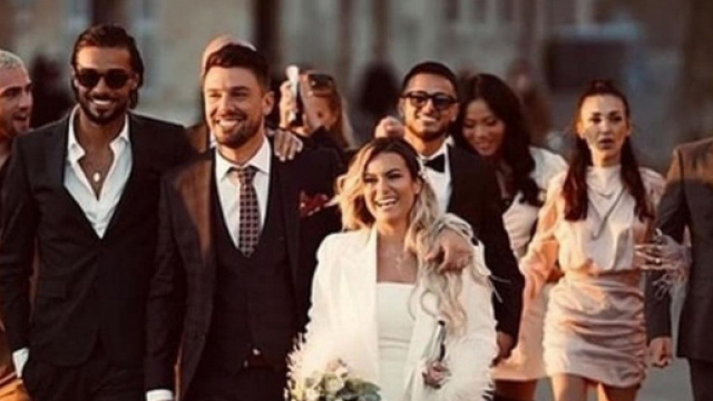 Maeva Ghennam, Manon, Julien Tanti, Paga et Milla r&eacute;agissent au mariage de Carla Moreau et Kevin Guedj.