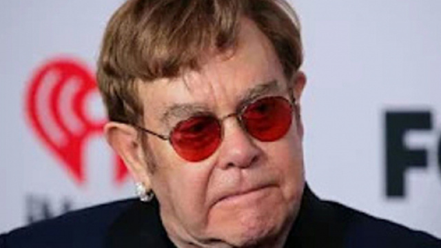 Malade, Elton John est contraint d'annul&eacute; deux concerts - Source : capture d'&eacute;cran, Twitter