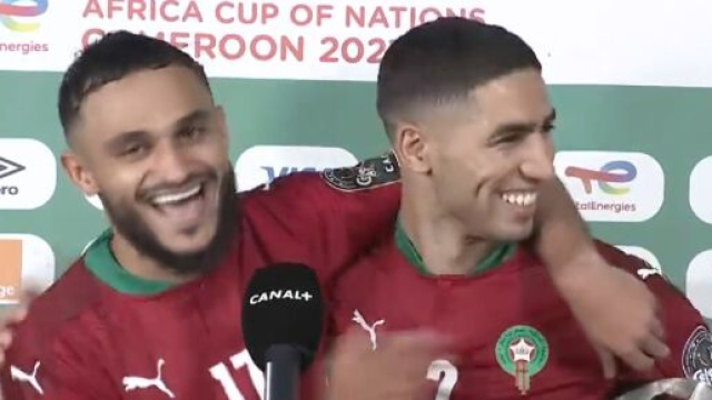 Sofiane Boufal et Achraf Hakimi en fou rire avec le Maroc - Source : capture d'&eacute;cran, Twitter